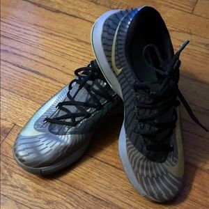 Men’s Kevin Durant Sneakers. Size 10.